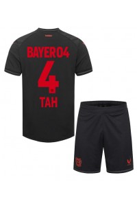 Bayer Leverkusen Jonathan Tah #4 Jalkapallovaatteet Lasten Kotipeliasu 2023-24 Lyhythihainen (+ Lyhyet housut)